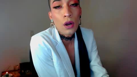 Snapshot of novanyx11 chatting on 11-04-25, 09:25 Nova... online show from 11-04-25, 09:25