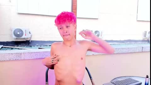 Snapshot of novaybrian chatting on 03-08-25, 11:37 NovayBrian online show from 03-08-25, 11:37