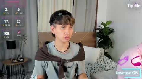 Snapshot of novaybrian chatting on 11-10-25, 09:47 NovayBrian online show from 11-10-25, 09:47