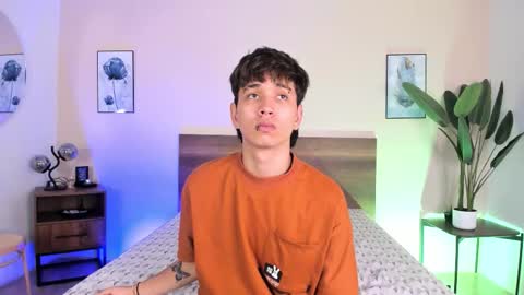 Snapshot of novaybrian chatting on 11-27-25, 05:09 NovayBrian online show from 11-27-25, 05:09