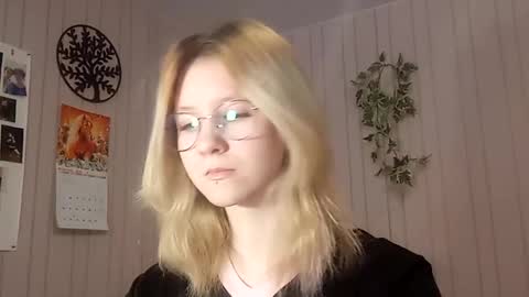 Sari  It is my first day  online show from 02-19-26, 02:13