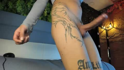 Snapshot of novi_rosse chatting on 11-19-25, 07:36 Novi online show from 11-19-25, 07:36