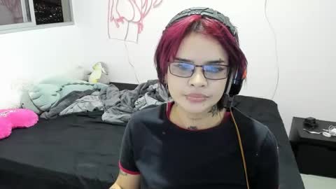 Snapshot of noxarcanee chatting on 01-13-25, 03:23 Goth Darling online show from 01-13-25, 03:23