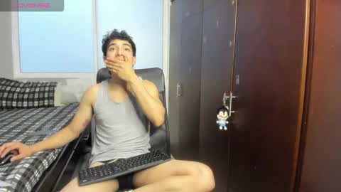 Snapshot of noxx_stark chatting on 11-01-25, 08:33 Noxx online show from 11-01-25, 08:33