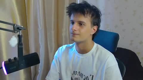 Nuar X online show from 04-17-26, 01:47