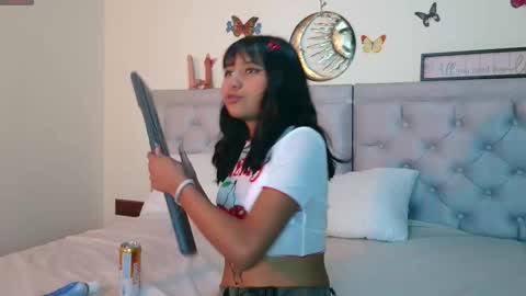 Snapshot of nubesnubladas chatting on 11-10-25, 04:55 NubesNubladas online show from 11-10-25, 04:55