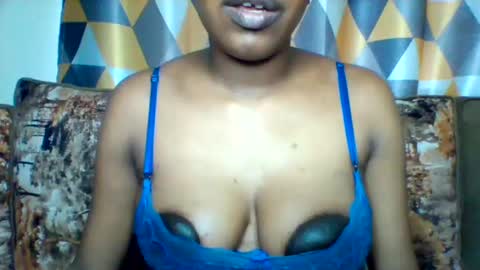 Snapshot of nubian_queen1033 chatting on 09-30-25, 10:31 happie online show from 09-30-25, 10:31