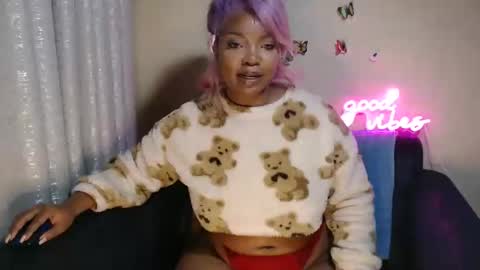 Snapshot of nudeberries515 chatting on 11-26-25, 01:06 nudeberries515 online show from 11-26-25, 01:06