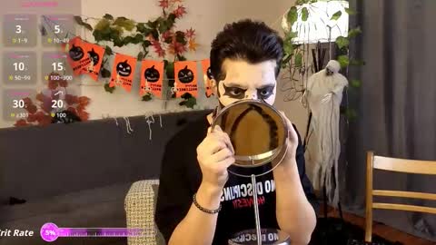 Snapshot of nudetension chatting on 10-31-25, 09:43 Maks online show from 10-31-25, 09:43