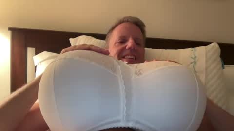 Snapshot of nudman64 chatting on 07-31-26, 04:34 Don online show from 07-31-26, 04:34