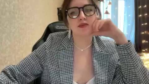 Snapshot of nuitblanche_vibes chatting on 11-12-25, 07:20 nuitblanche_vibes online show from 11-12-25, 07:20