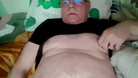 Snapshot of nukiss chatting on 03-06-25, 01:35 nukiss online show from 03-06-25, 01:35