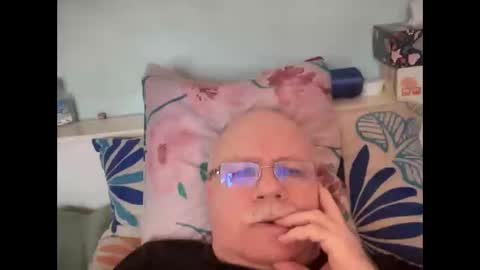 Snapshot of nukiss chatting on 03-09-25, 01:04 nukiss online show from 03-09-25, 01:04