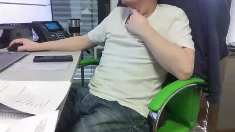 Snapshot of numlove chatting on 04-24-26, 12:18 Slave for Mistress and Master online show from 04-24-26, 12:18