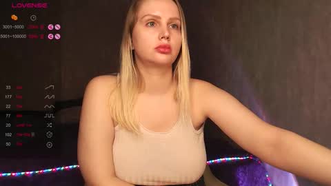 Snapshot of nutcrewlove chatting on 10-04-25, 08:51 WEELCOMEEEEEEEEEE online show from 10-04-25, 08:51