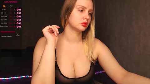 Snapshot of nutcrewlove chatting on 11-11-25, 09:59 WEELCOMEEEEEEEEEE online show from 11-11-25, 09:59