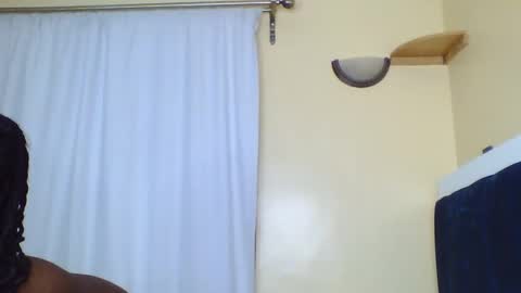 Snapshot of nutgal_ chatting on 10-26-25, 06:25 nutgal online show from 10-26-25, 06:25