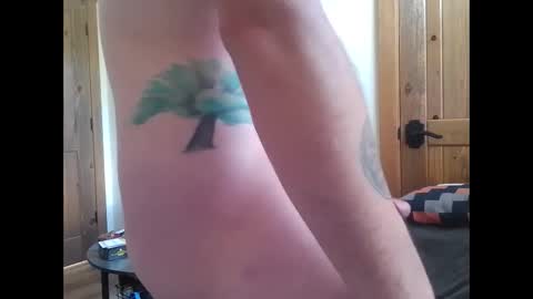 Snapshot of nuts4play chatting on 09-18-25, 09:50 Piecer online show from 09-18-25, 09:50