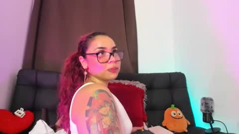 Snapshot of nyalgasai1 chatting on 02-17-25, 09:35 Nia online show from 02-17-25, 09:35