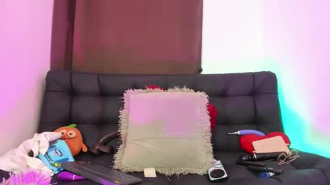 Snapshot of nyalgasai1 chatting on 03-08-25, 03:17 Nia online show from 03-08-25, 03:17