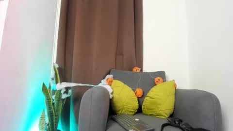 Snapshot of nyalgasai1 chatting on 10-07-25, 10:01 Nia online show from 10-07-25, 10:01