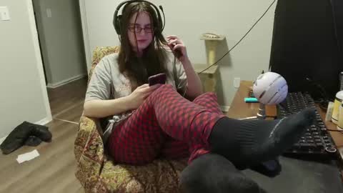 Snapshot of nyctophilic chatting on 11-24-25, 04:45 Nyctophilic online show from 11-24-25, 04:45