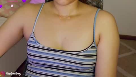 Snapshot of nylaahhh chatting on 06-08-26, 10:04 Nylaah online show from 06-08-26, 10:04