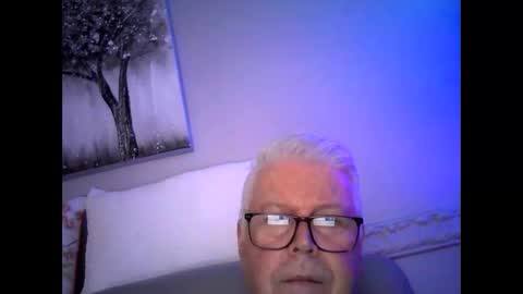 Snapshot of nylonlegs69 chatting on 12-15-24, 12:17 stockings suspenders mad online show from 12-15-24, 12:17