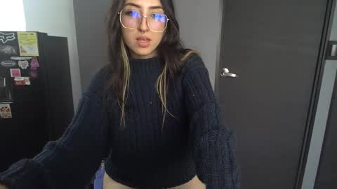 Snapshot of nymph_frida chatting on 03-07-25, 02:12 Frida online show from 03-07-25, 02:12