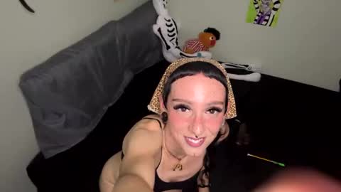 Snapshot of nymphaeaorion chatting on 09-14-25, 12:10 Nymphaea online show from 09-14-25, 12:10