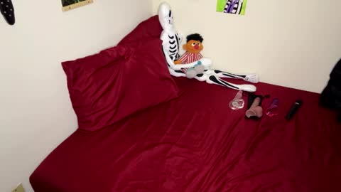 Snapshot of nymphaeaorion chatting on 11-14-25, 12:31 Nymphaea online show from 11-14-25, 12:31