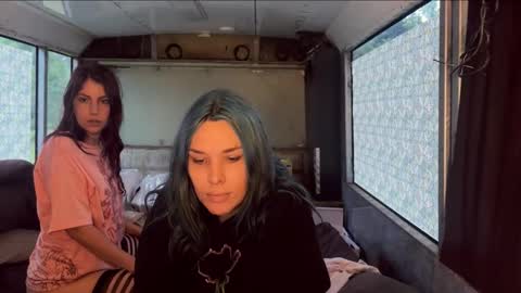 Creamy Grapefruit online show from 10-23-25, 06:56