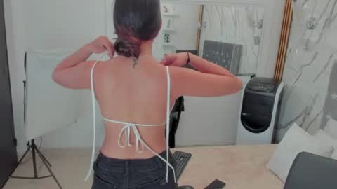Snapshot of nymphomania9599 chatting on 06-28-26, 07:09 xionela gates online show from 06-28-26, 07:09