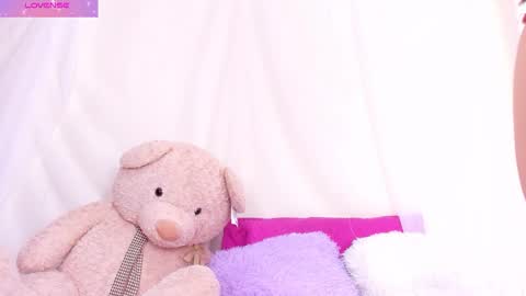 Nyra online show from 01-13-26, 07:24