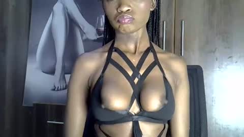 Snapshot of nyverra chatting on 06-12-26, 05:50 nyverra online show from 06-12-26, 05:50