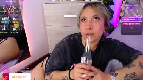 Alex   .    online show from 03-09-25, 08:07