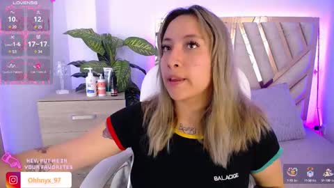 Alex   .    online show from 03-12-25, 08:41