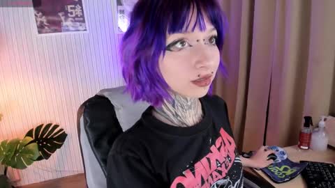 Snapshot of nyx_dolll chatting on 11-19-25, 05:07 Nyx Doll online show from 11-19-25, 05:07