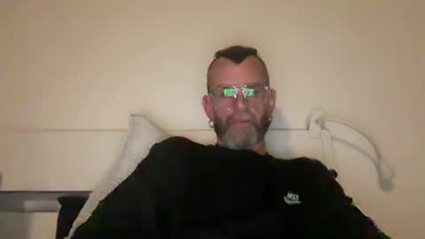 Snapshot of o_johnny_deep_o chatting on 11-24-25, 08:08 Jonathan Deep online show from 11-24-25, 08:08