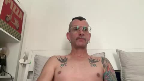 Snapshot of o_johnny_deep_o chatting on 02-28-26, 11:55 Jonathan Deep online show from 02-28-26, 11:55