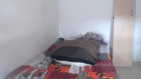 Snapshot of obsessedmimi chatting on 10-18-25, 07:31 obsessedmimi online show from 10-18-25, 07:31