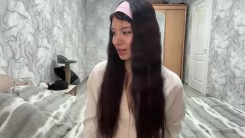 Amelia online show from 11-17-25, 08:53