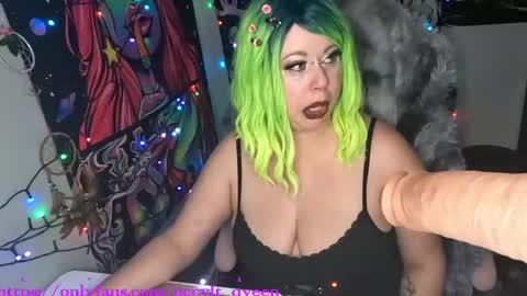 occvlt qveen online show from 12-30-24, 04:42