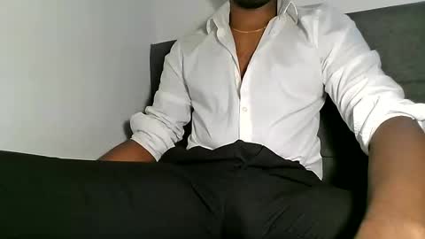 Snapshot of ocean8uk chatting on 11-12-25, 10:48 ocean8uk online show from 11-12-25, 10:48