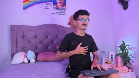 Cris online show from 02-20-26, 03:03