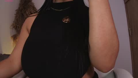 Snapshot of octavia_rouse chatting on 04-25-26, 02:03 independent model online show from 04-25-26, 02:03