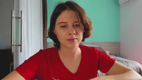 Snapshot of octopussy69x chatting on 12-18-24, 05:59 Evie online show from 12-18-24, 05:59