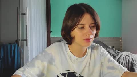 Snapshot of octopussy69x chatting on 12-22-24, 07:00 Evie online show from 12-22-24, 07:00