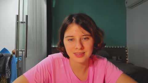 Snapshot of octopussy69x chatting on 12-25-24, 04:11 Evie online show from 12-25-24, 04:11