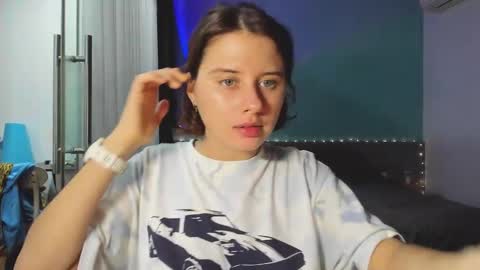 Snapshot of octopussy69x chatting on 01-12-25, 03:25 Evie online show from 01-12-25, 03:25